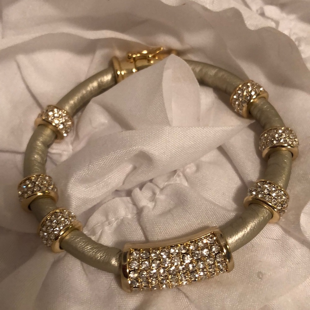 New Joan Boyce  Beautiful Bling bracelet